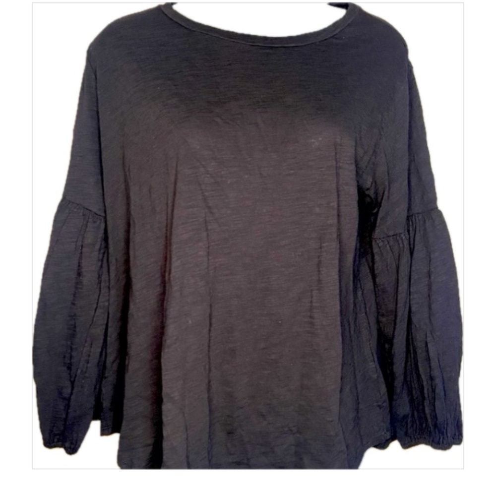 NWT Dylan  Boxy Blouse with Puff Sleeves and 3/4 Length